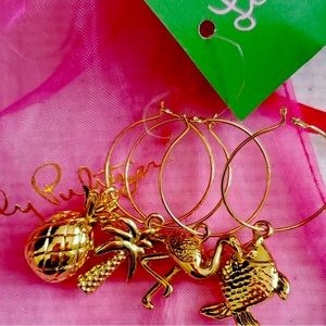 BRAND NEW WITH TAGS LILLY PULITZER Wine 🍷 Charms. Gold color.